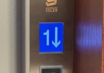 Panell interior de l'ascensor 1