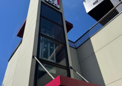 Instalación de ascensor eléctrico en Centro Comercial «Gran Centre de Parets del Valles»