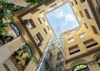 Instalación de nuevo ascensor eléctrico en finca catalogada